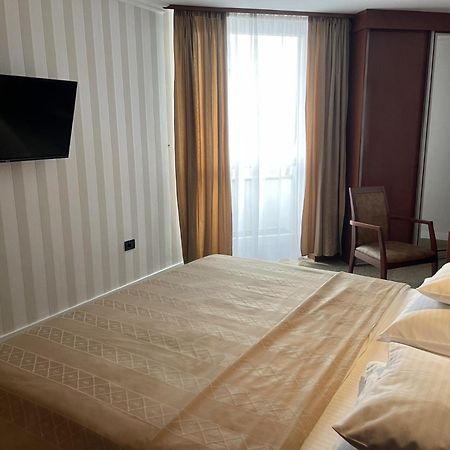 Hotel Bosna Баня Лука Екстериор снимка