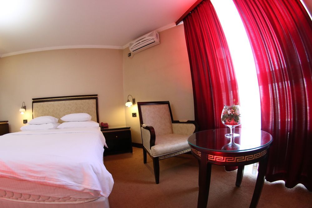 Hotel Bosna Баня Лука Екстериор снимка