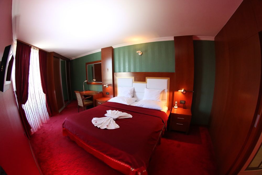 Hotel Bosna Баня Лука Екстериор снимка