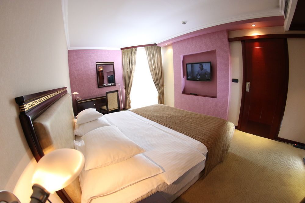 Hotel Bosna Баня Лука Екстериор снимка